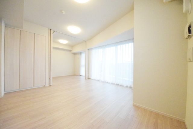 グランカーサ藤沢の居間写真