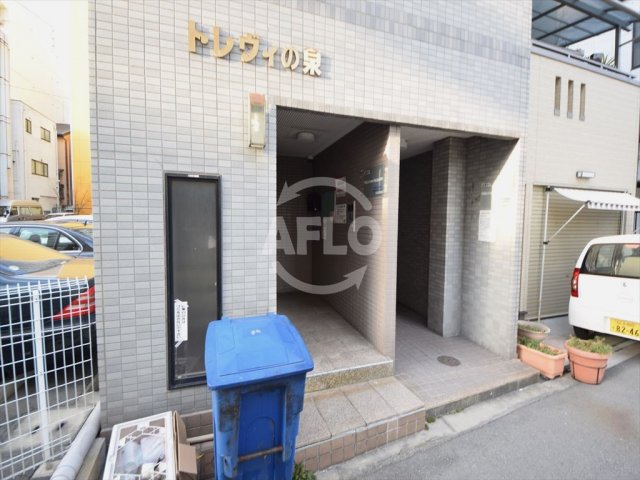 エントランス　トレヴィの泉　エントランス