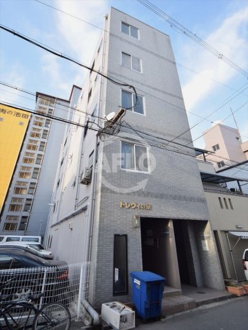 建物外観　トレヴィの泉　外観
