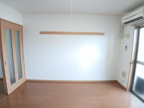 居室・リビング　室内