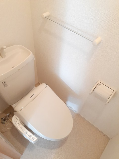 トイレ　シャワー付き暖房便座