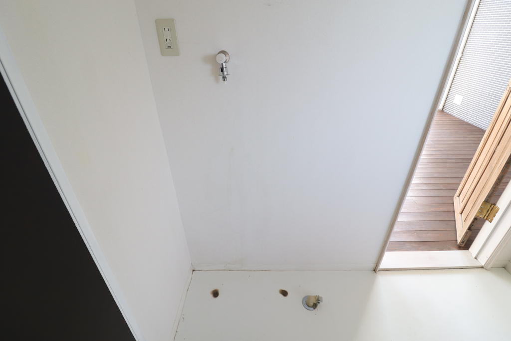 洗面設備　室内洗濯機置き場です！