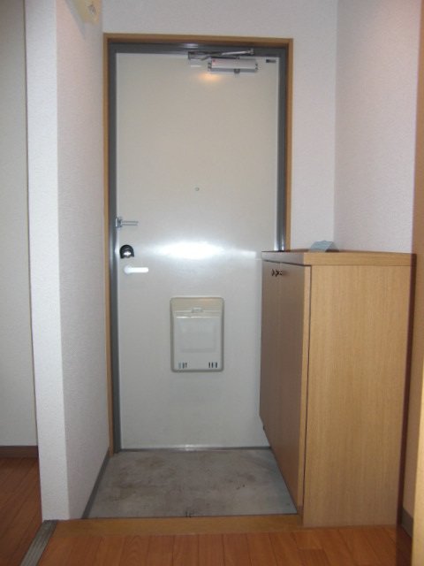 玄関　下駄箱付