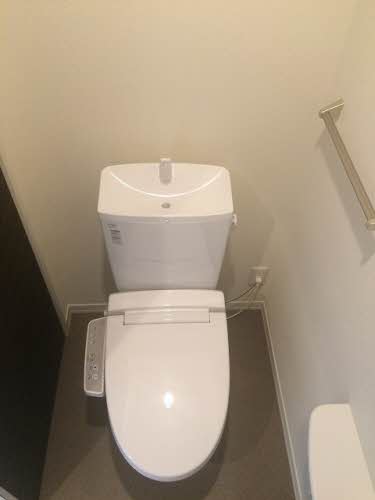 シャーメゾン田村町のトイレ写真