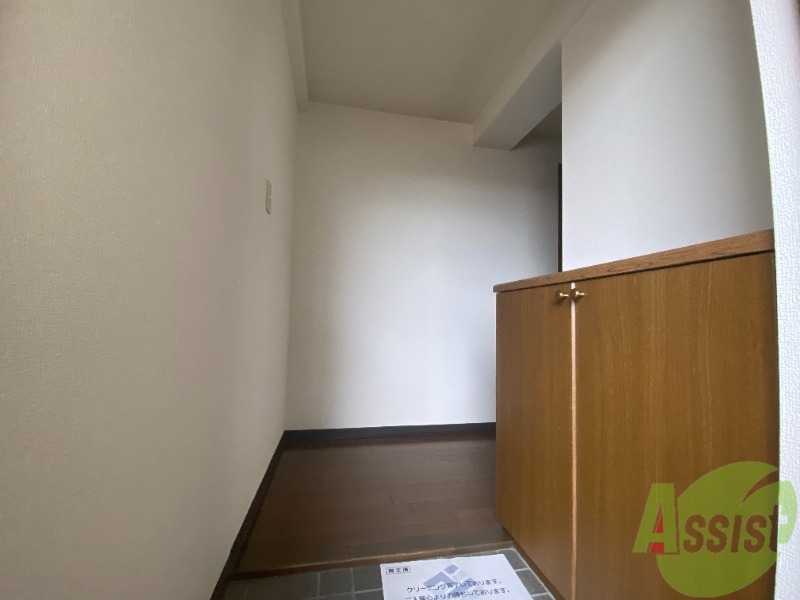 玄関　玄関からの様子を撮影してみました。動線になります。