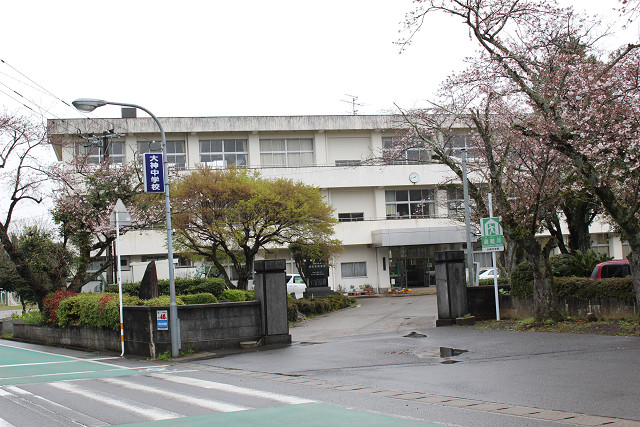 【グランデューの中学校】