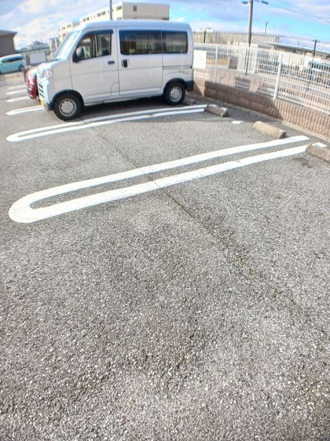 【カーサグランデの駐車場】