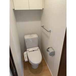 トイレ　別部屋の写真です。