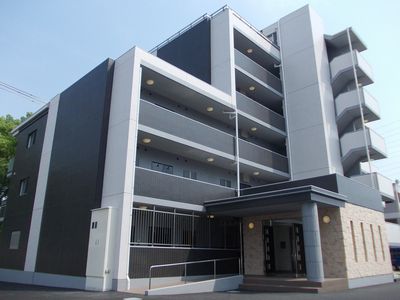 【姫路市飾磨区野田町のマンションの建物外観】