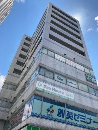 横須賀市本町のマンションの建物外観