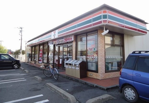 コンビニ　セブンイレブン（コンビニ）まで650m