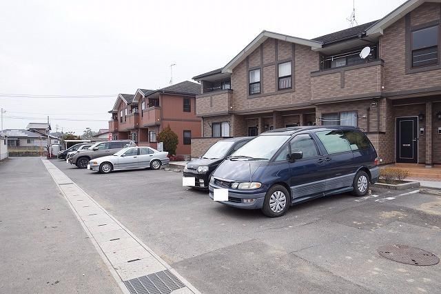 【パークサイド・サンリッチＢの駐車場】