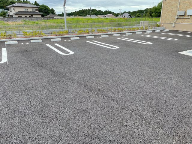 【ヴァン　ヴェール　IIIの駐車場】