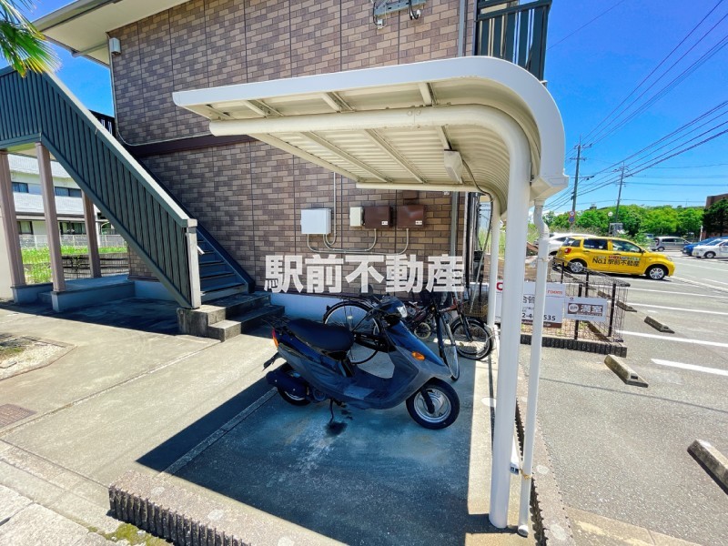 【クレセント２１の駐車場】