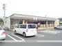 コンビニ　セブンイレブン（コンビニ）まで827m