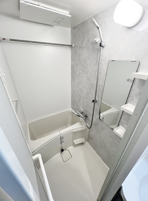 バス・シャワールーム　浴室乾燥・暖房・２４時間換気機能付き