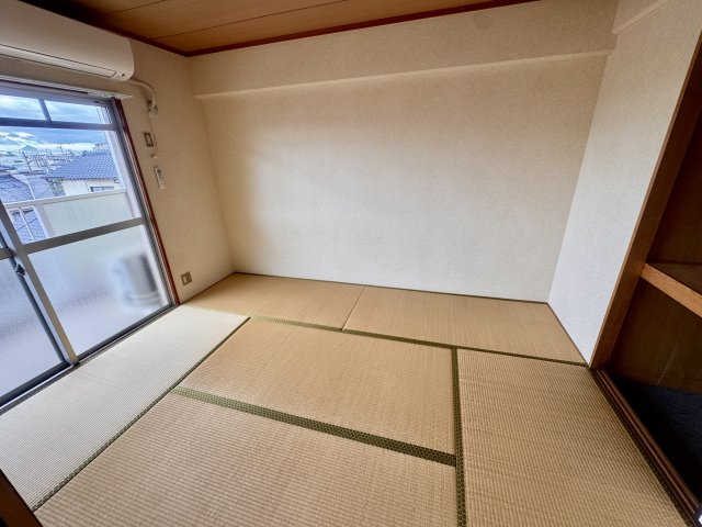 眞宮マンション浜田の居間写真
