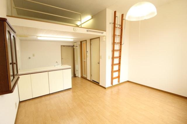 居室・リビング　別室参考写真