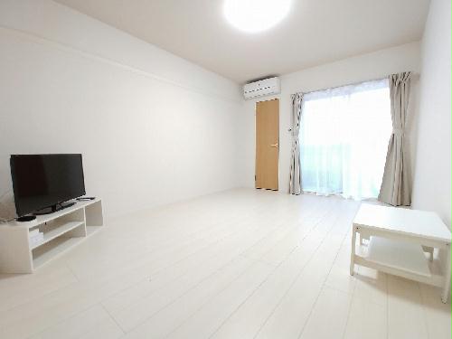 居室・リビング　居室　窓側