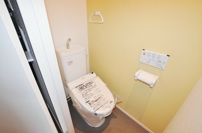 トイレ　温水洗浄便座