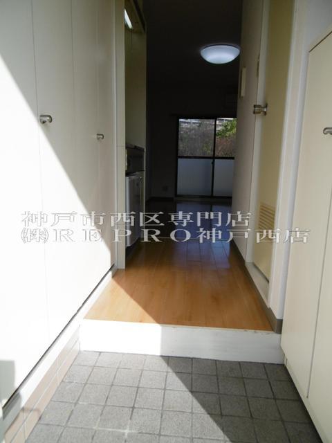 玄関　リプロ神戸西店は『神戸市西区専門店』です