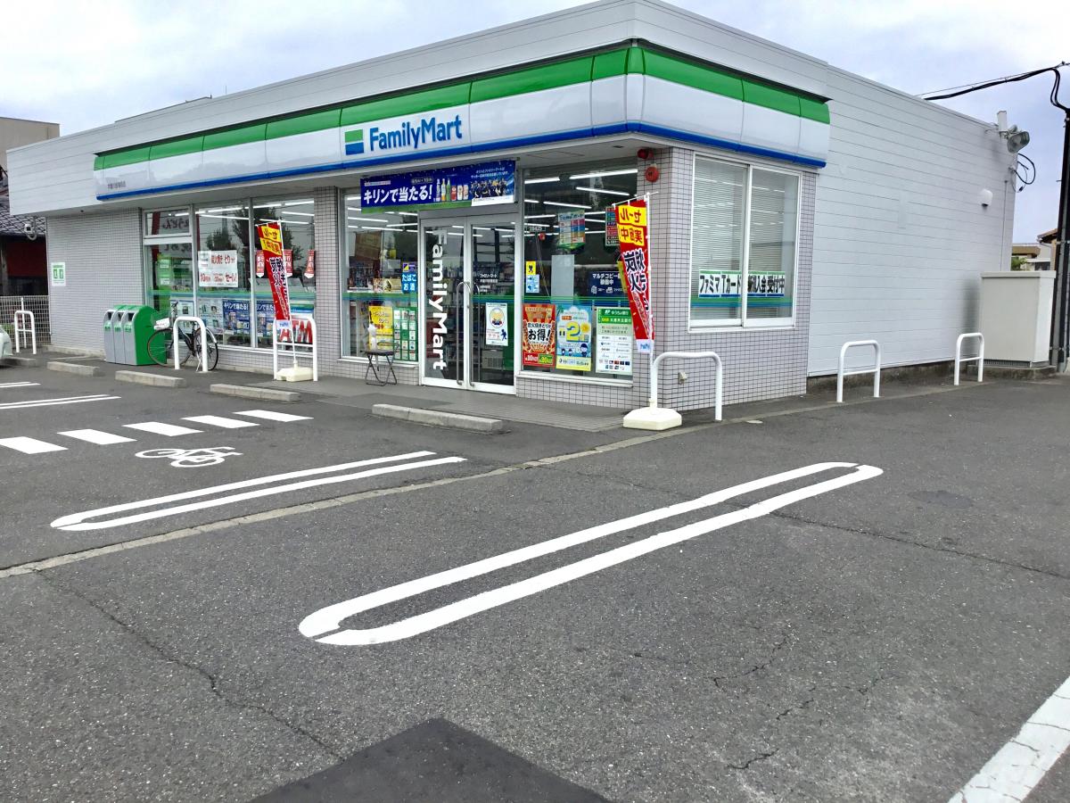 コンビニ　ファミリーマート木曽川役場前店（コンビニ）まで474m
