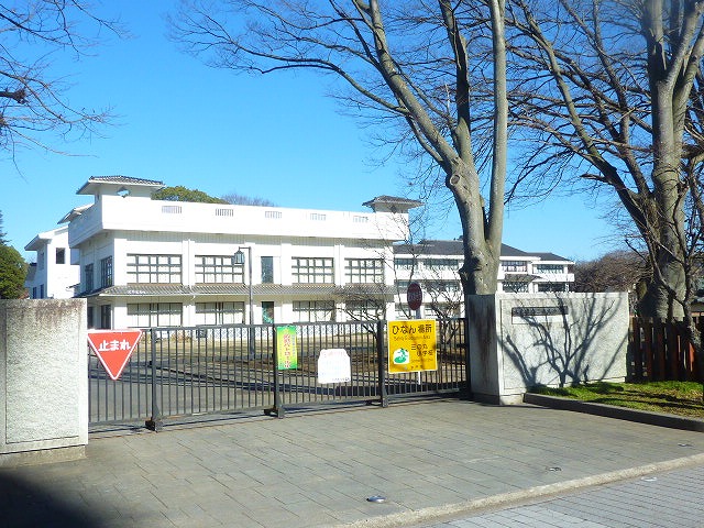 小学校　三の丸小学校（小学校）まで1758m