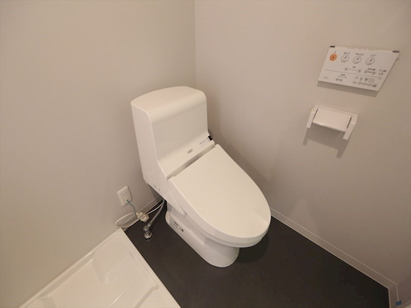 トイレ　温水洗浄暖房便座付トイレ