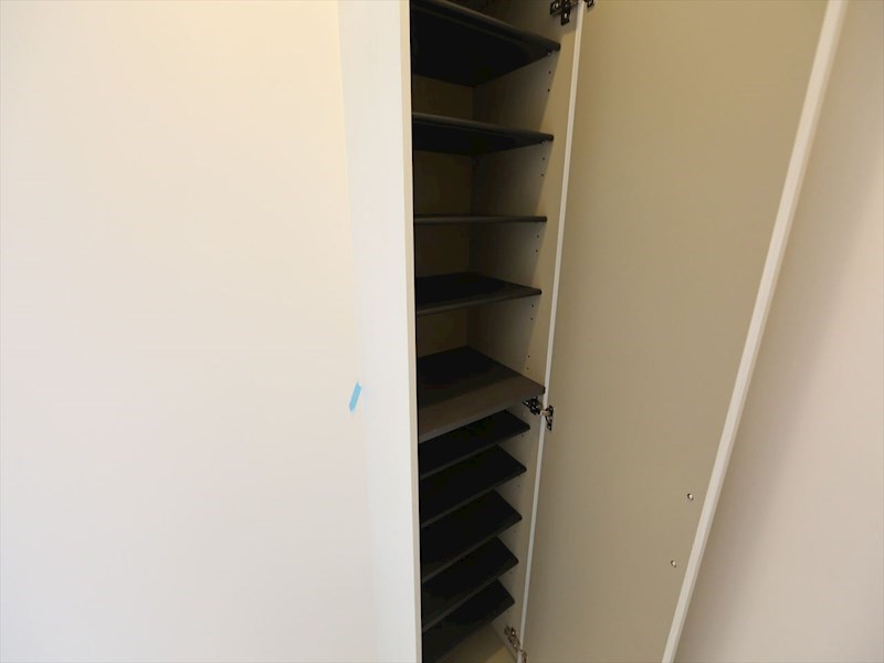 玄関　玄関　シューズボックス付(収納充実してます）