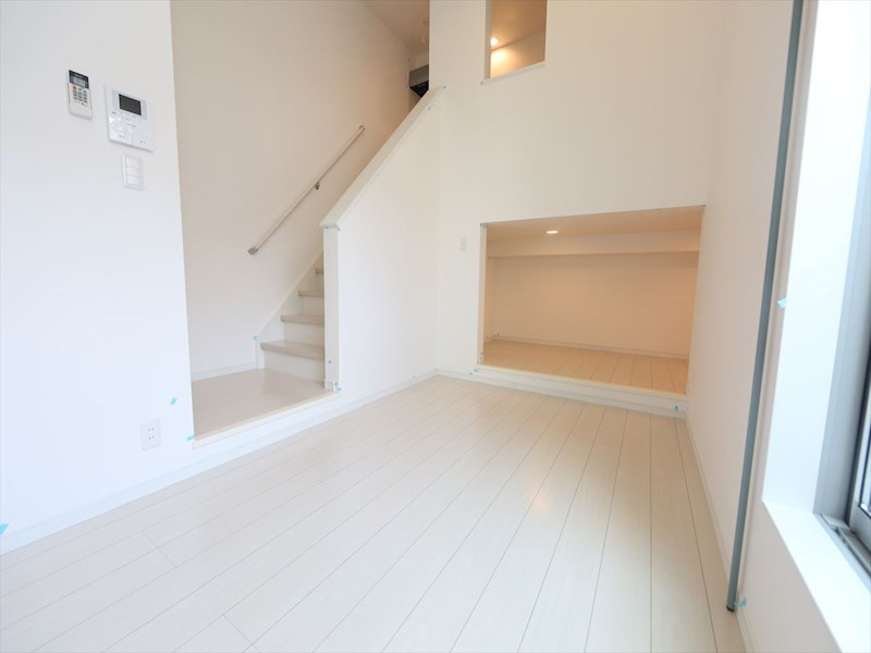 居室・リビング　洋室5.2帖　アンダーロフト4.7帖（収納でも使えます）