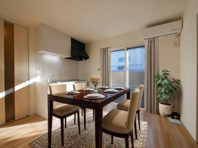 居室・リビング　CGで家具等を配置したもので家具等は含まれません