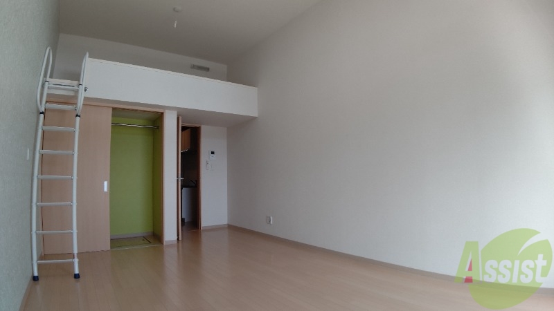 居室・リビング　１０帖の洋室になります。伸び伸び出来そうですね。