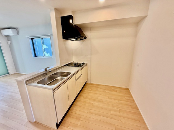 キッチン　※掲載写真は同マンション別部屋参考写真となります。