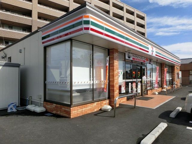 コンビニ　セブンイレブン浜北沼店（コンビニ）まで110m