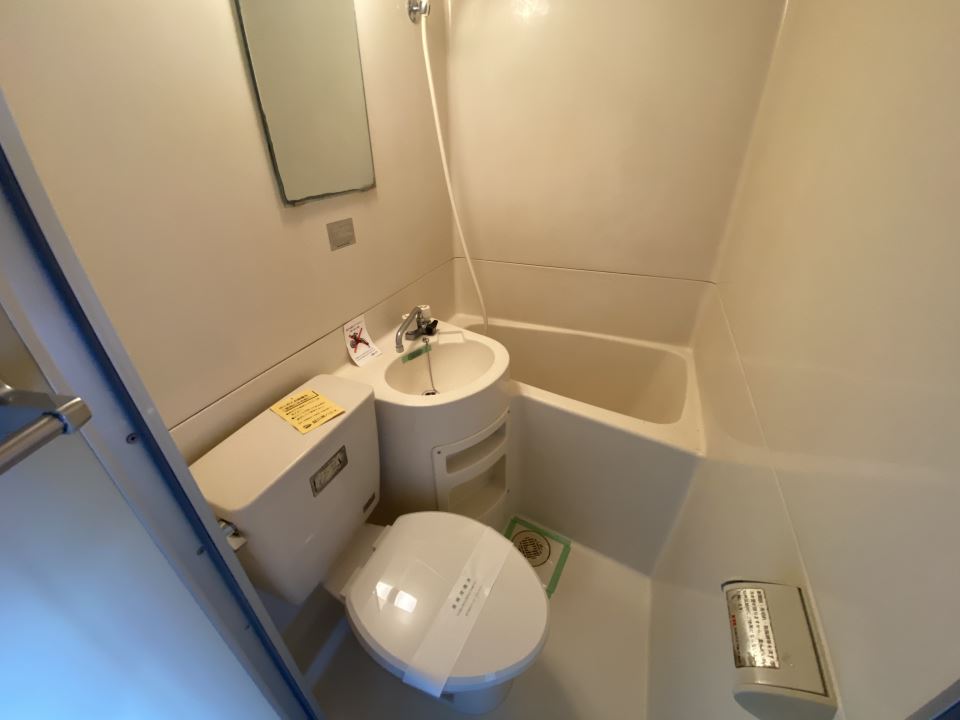 バス・シャワールーム　３点ユニットバスです