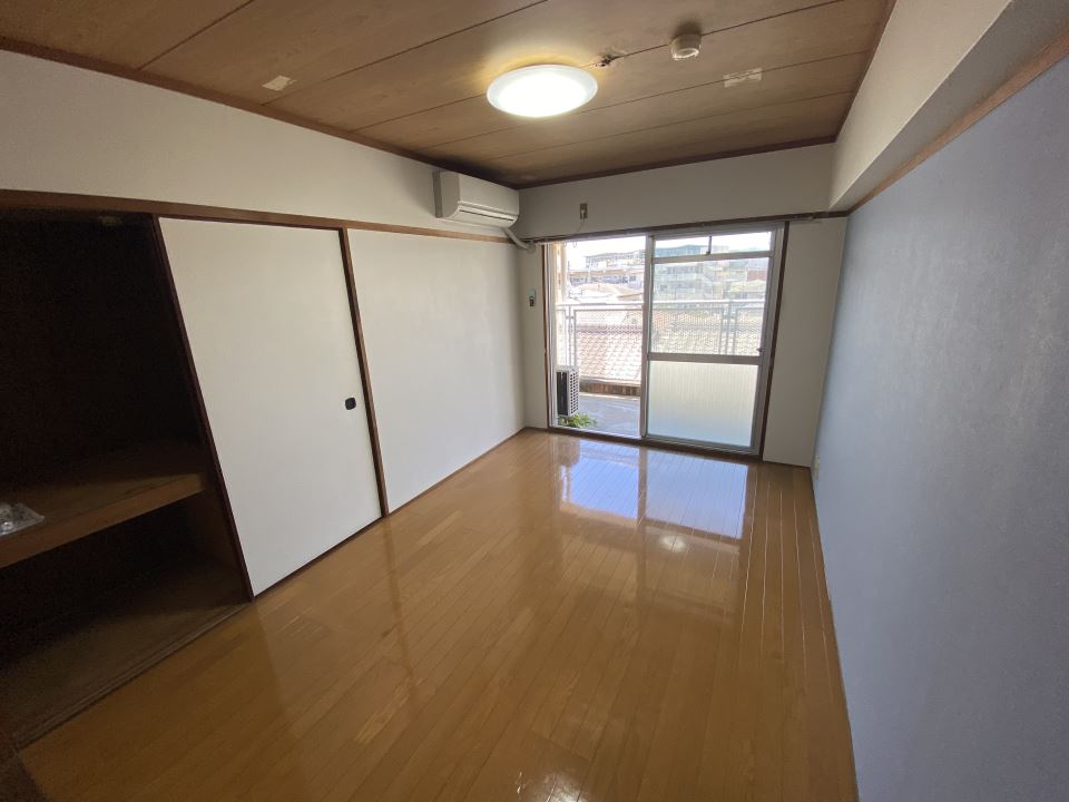 その他設備　左右で収納が違います