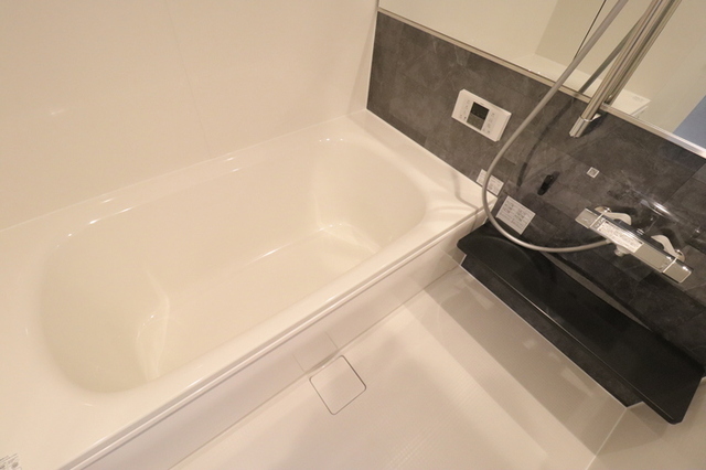 バス・シャワールーム　追い焚き給湯１坪タイプ