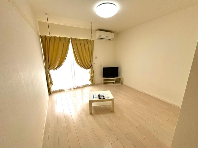 居室・リビング　2F別号室の写真イメージです（現状優先）