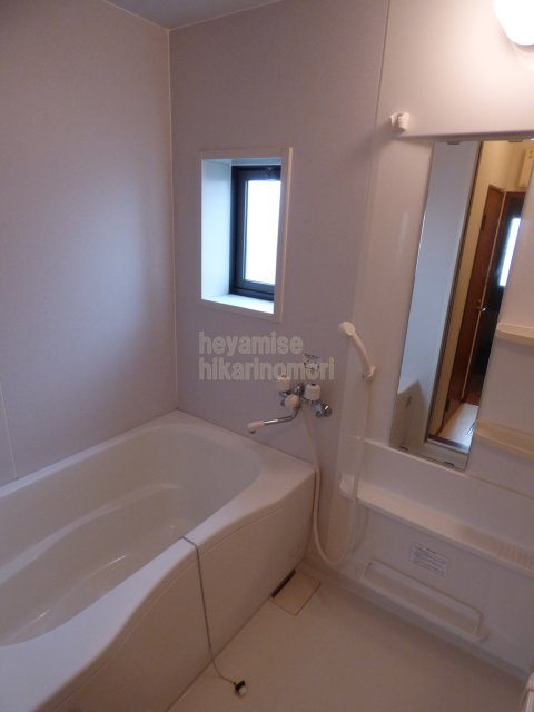 バス・シャワールーム　写真は反転　別号室