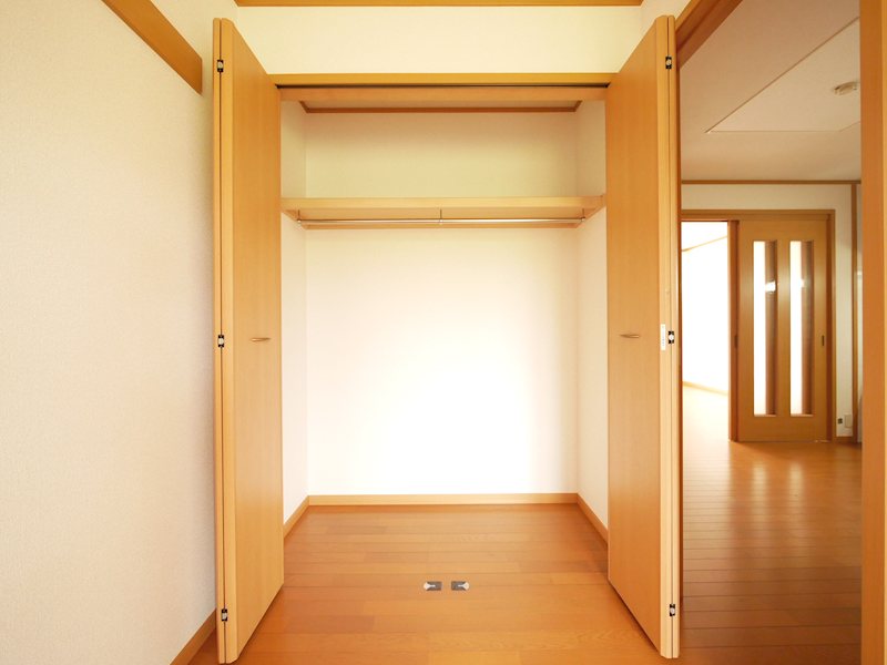 収納　クローゼット（洋室側）