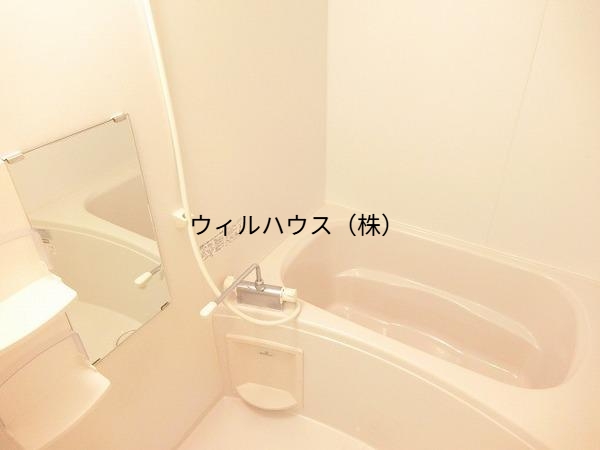 バス・シャワールーム　キレイにリフォームされています！