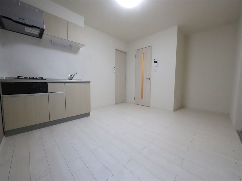 居室・リビング　ＬＤＫ8.6帖　システムキッチン　同仕様写真