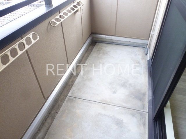 バルコニー　東向きベランダです