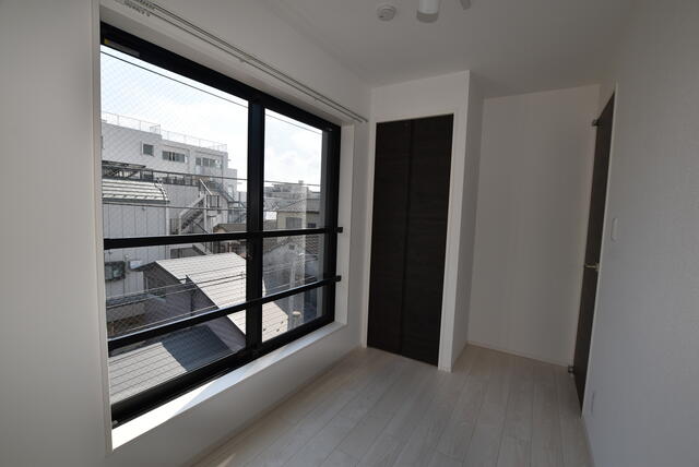 その他部屋・スペース　洋室約4帖　エアコン、クローゼットあり