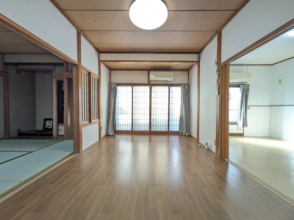 居室・リビング　リビング