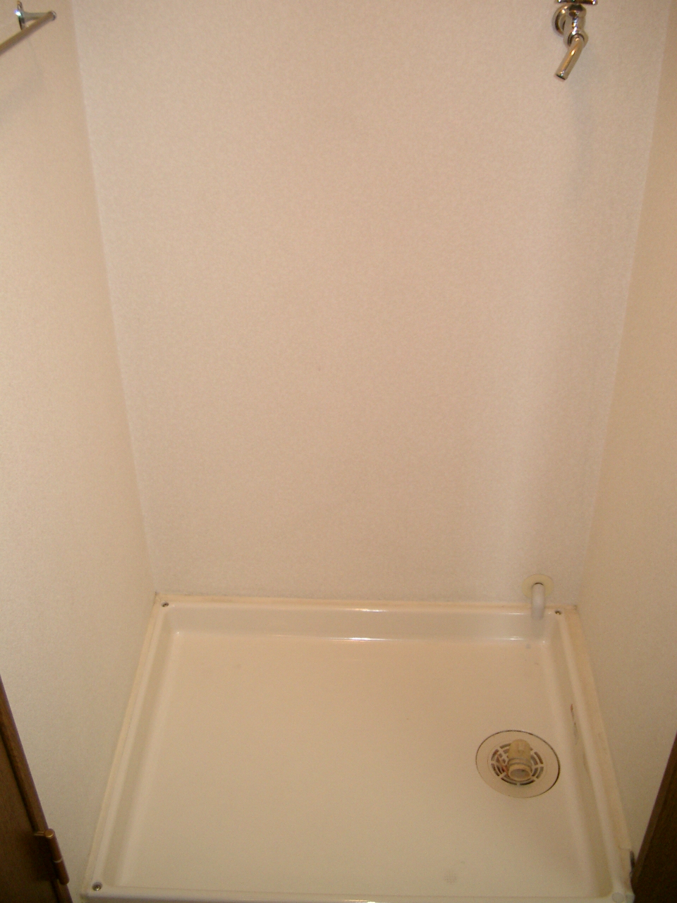 その他部屋・スペース　防水パン付きの洗濯機置き場があります！