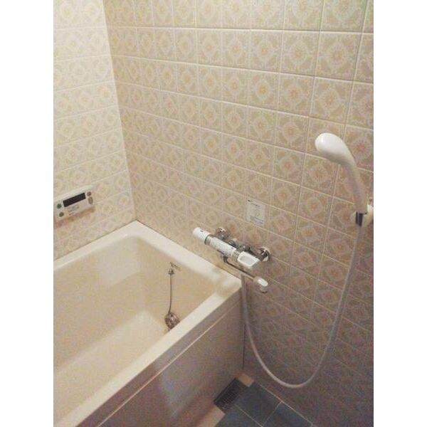 バス・シャワールーム　ゴミ置き場