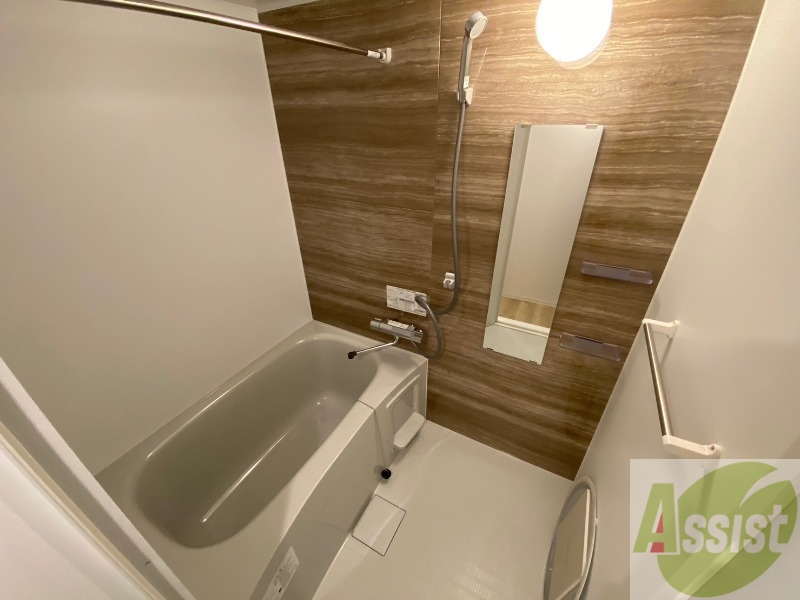 バス・シャワールーム　お風呂になります。一日の疲れを癒してくださいね。