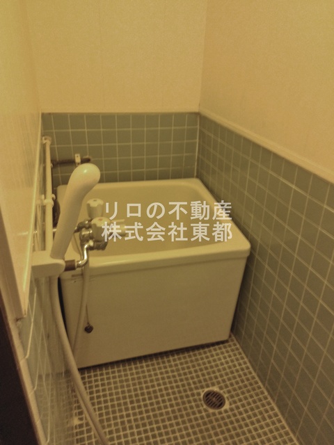 バス・シャワールーム　清潔感のある浴室で、１日の疲れを癒しリラックスできます。