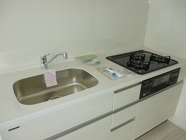 キッチン　※別部屋の参考写真です。